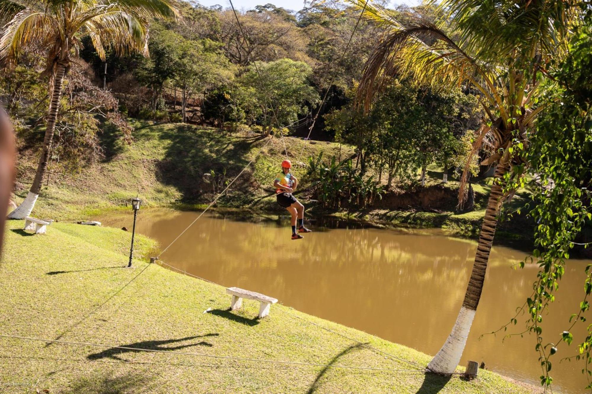 Hotel Fazenda Cachoeiras De Cavaru 瓦索拉斯 外观 照片